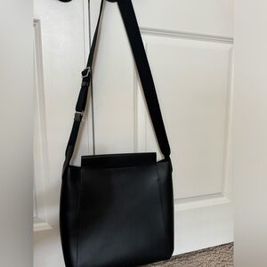 Everlane The Form black leather bag